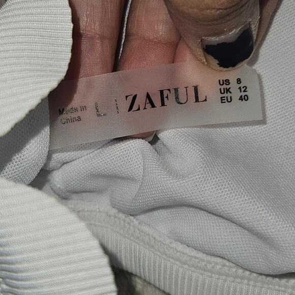 Zaful White Ribbed Scalloped Halter Neck Bikini Swimsuit Top - Size L (US 8) - Picture 5 of 8